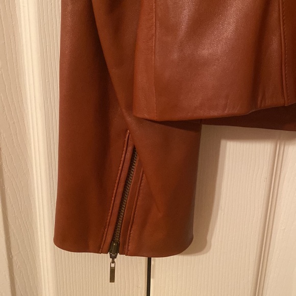 Beautiful Talbots Fitted Leather Jacket Size 10 - Picture 4 of 5